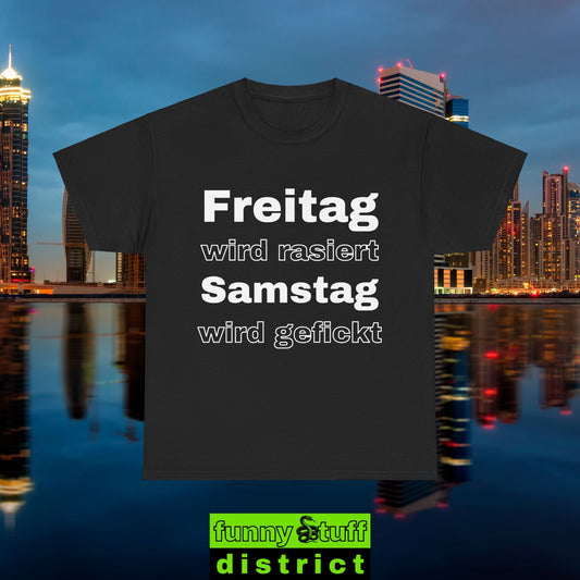 T-Shirt Baumwolle in schwarz von vorne Motiv Freitag wird…